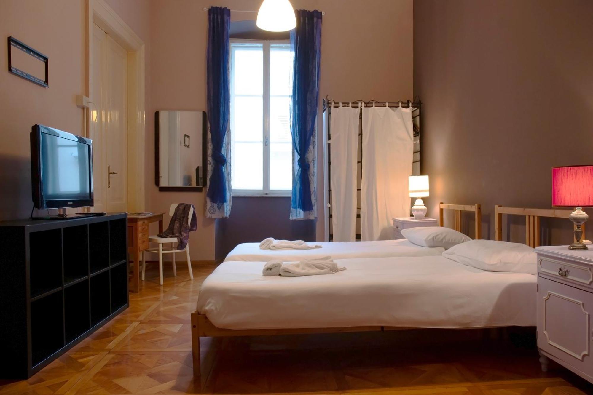 Hostel Teatro Trieste Luaran gambar